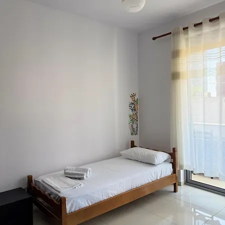 Liceu Charm * 地拉那