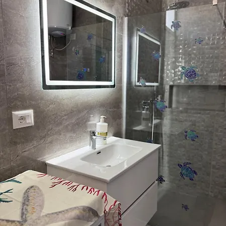 Liceu Charm * Τίρανα