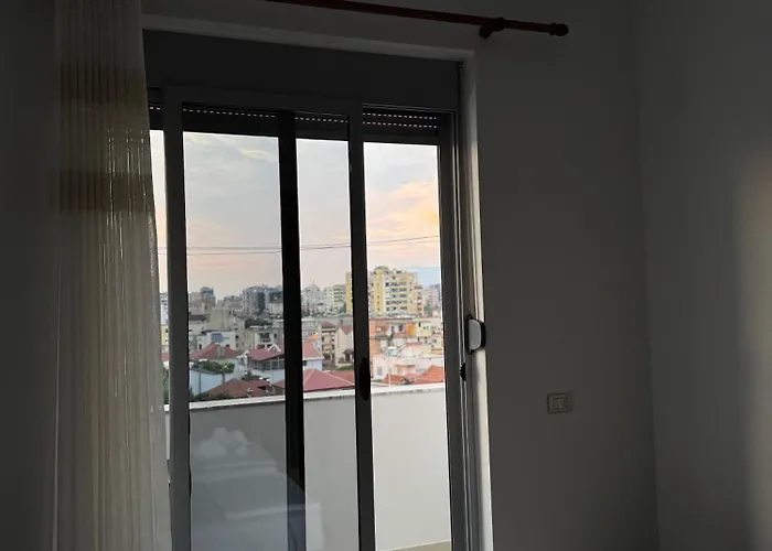 Liceu Charm Апартаменты Тирана
