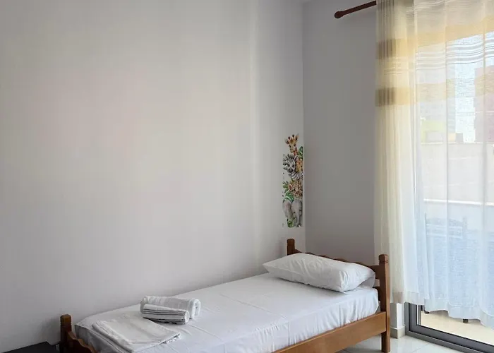 Liceu Charm * Тирана