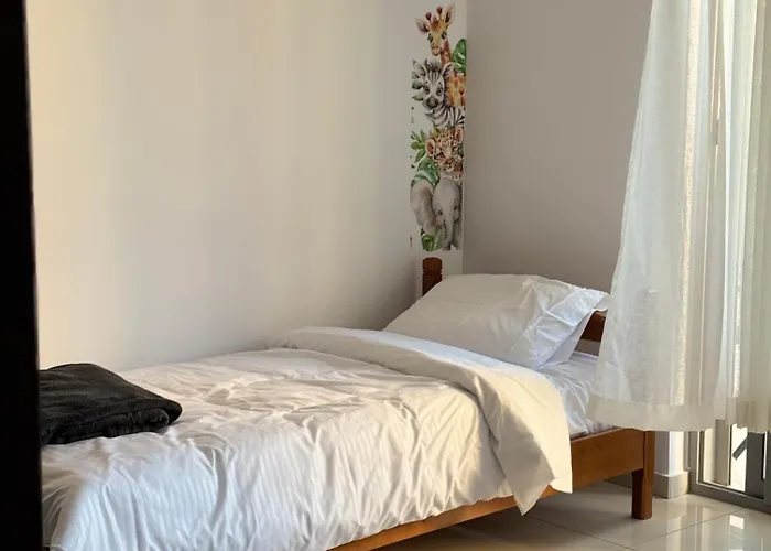 Liceu Charm * Tirana